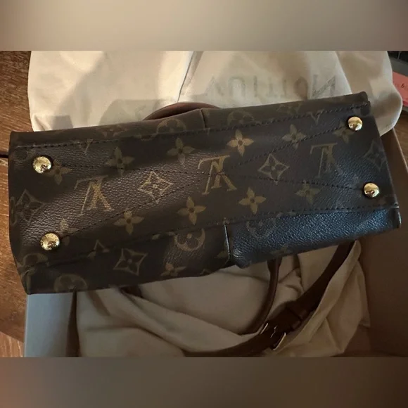 NEW Authentic Louis Vuitton V Tote BB Noir - Picture 4 of 11